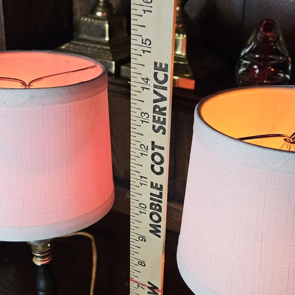 Vintage art deco vibe glass spere set of accent lamps.